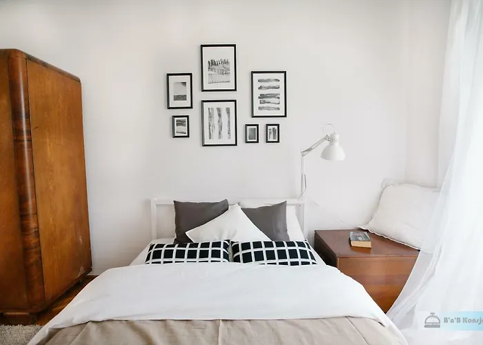 Warsaw Concierge Bracka Retro Flat
